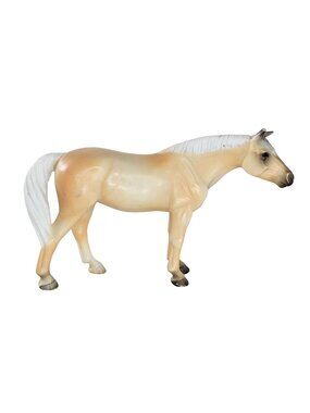 Breyer Stablemate Quarter Horse Mystery Horse Surprise Palomino #5548 BODY